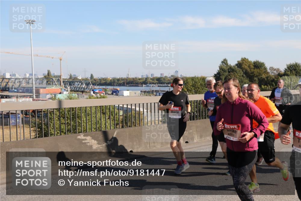 03.10.2025 - Köhlbrandbrückenlauf Yannick Fuchs http://msf.ph/oto/9181447 03.10.2025 11:23:00 Position 3 6346, 6309, 4 meine-sportfotos.de