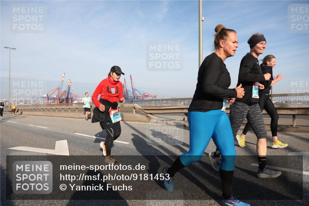 03.10.2025 - Köhlbrandbrückenlauf Yannick Fuchs http://msf.ph/oto/9181453 03.10.2025 08:56:57 Position 2 3054 meine-sportfotos.de