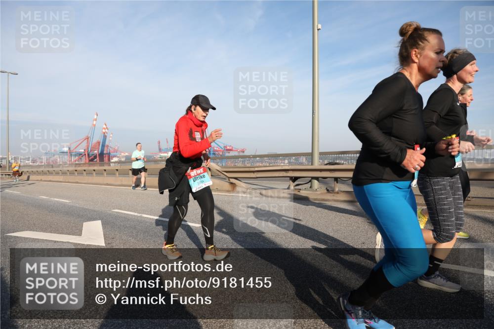 03.10.2025 - Köhlbrandbrückenlauf Yannick Fuchs http://msf.ph/oto/9181455 03.10.2025 08:56:57 Position 2 3054 meine-sportfotos.de