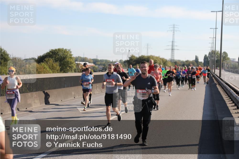 03.10.2025 - Köhlbrandbrückenlauf Yannick Fuchs http://msf.ph/oto/9181490 03.10.2025 11:23:05 Position 3 5917, 5920 meine-sportfotos.de