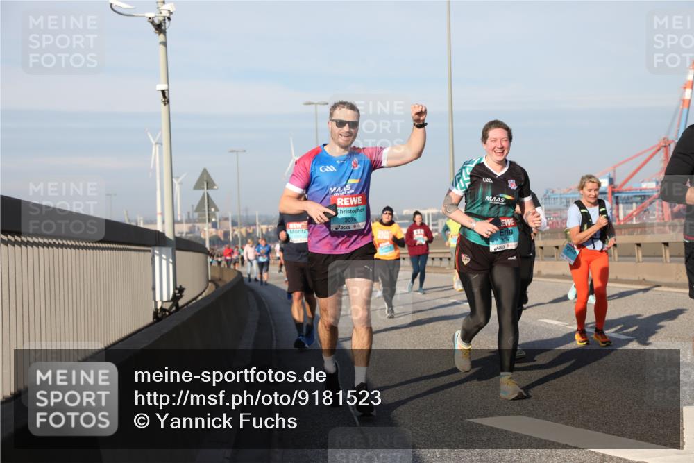 03.10.2025 - Köhlbrandbrückenlauf Yannick Fuchs http://msf.ph/oto/9181523 03.10.2025 08:57:09 Position 2 3076 meine-sportfotos.de