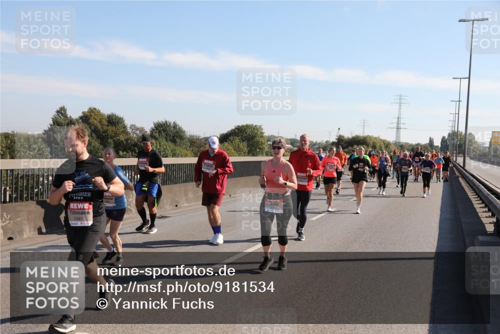 03.10.2025 - Köhlbrandbrückenlauf Yannick Fuchs http://msf.ph/oto/9181534 03.10.2025 11:23:08 Position 3 2025, 5387 meine-sportfotos.de