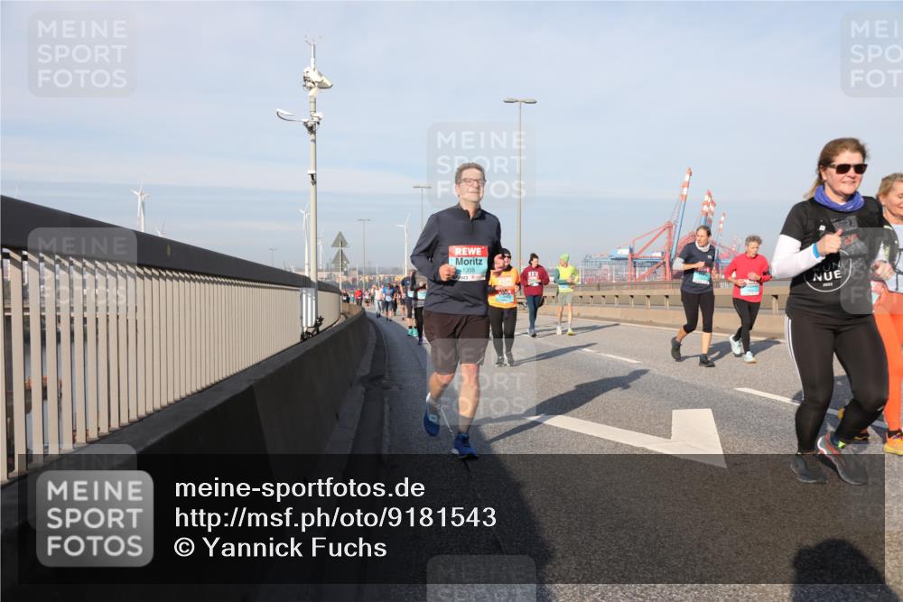 03.10.2025 - Köhlbrandbrückenlauf Yannick Fuchs http://msf.ph/oto/9181543 03.10.2025 08:57:11 Position 2 1358 meine-sportfotos.de