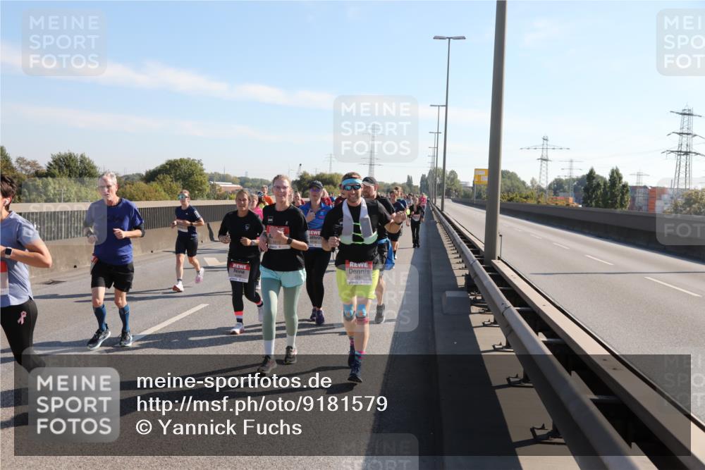 03.10.2025 - Köhlbrandbrückenlauf Yannick Fuchs http://msf.ph/oto/9181579 03.10.2025 11:23:29 Position 3 5610, 4245 meine-sportfotos.de
