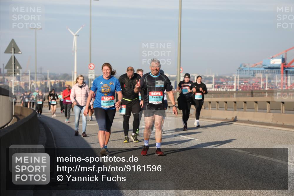 03.10.2025 - Köhlbrandbrückenlauf Yannick Fuchs http://msf.ph/oto/9181596 03.10.2025 08:57:22 Position 2 2497, 2498 meine-sportfotos.de
