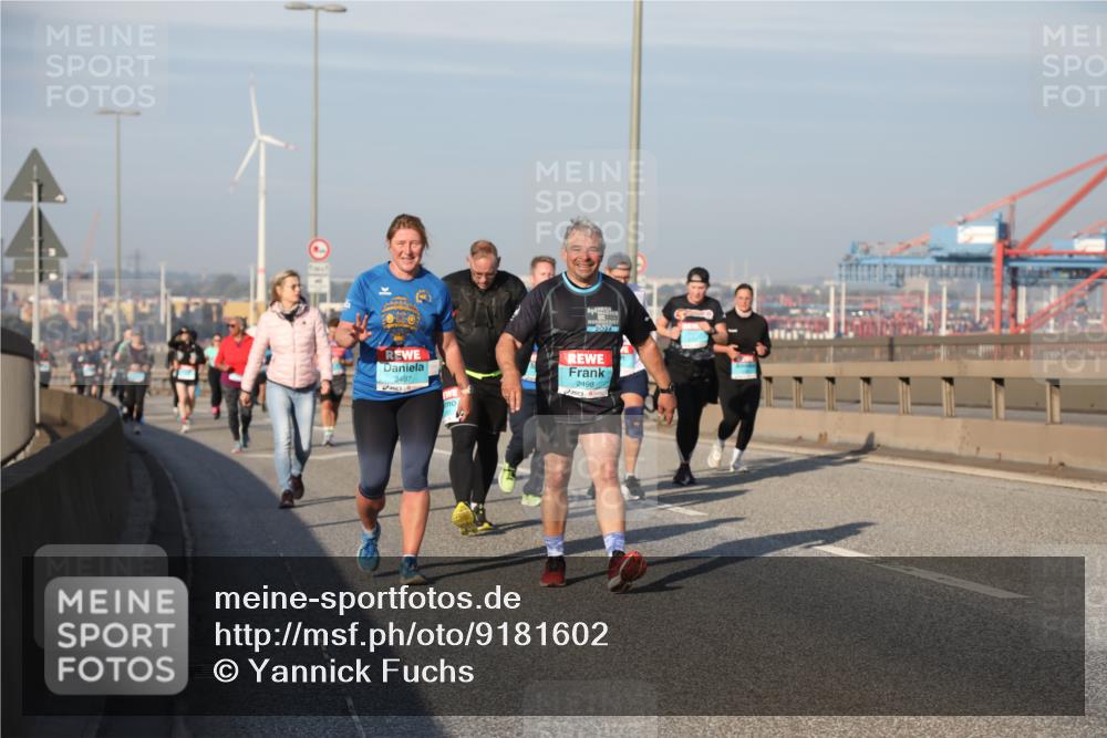 03.10.2025 - Köhlbrandbrückenlauf Yannick Fuchs http://msf.ph/oto/9181602 03.10.2025 08:57:23 Position 2 2497, 2024, 2498 meine-sportfotos.de