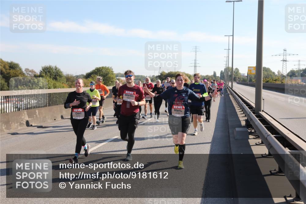 03.10.2025 - Köhlbrandbrückenlauf Yannick Fuchs http://msf.ph/oto/9181612 03.10.2025 11:23:33 Position 3 5272, 4827, 10, 5135 meine-sportfotos.de