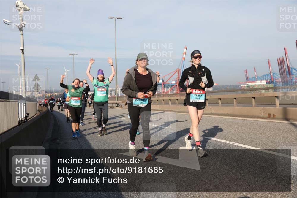 03.10.2025 - Köhlbrandbrückenlauf Yannick Fuchs http://msf.ph/oto/9181665 03.10.2025 08:57:40 Position 2 1970, 1969 meine-sportfotos.de