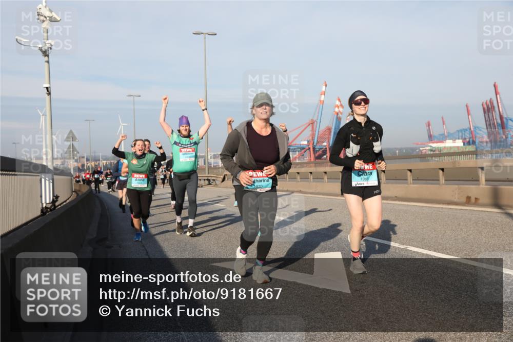 03.10.2025 - Köhlbrandbrückenlauf Yannick Fuchs http://msf.ph/oto/9181667 03.10.2025 08:57:40 Position 2 1970, 1969 meine-sportfotos.de