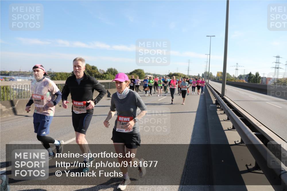 03.10.2025 - Köhlbrandbrückenlauf Yannick Fuchs http://msf.ph/oto/9181677 03.10.2025 11:23:39 Position 3 4416, 4415, 6027 meine-sportfotos.de