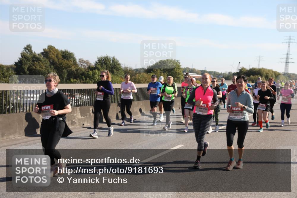 03.10.2025 - Köhlbrandbrückenlauf Yannick Fuchs http://msf.ph/oto/9181693 03.10.2025 11:23:40 Position 3 5615, 5922, 5921 meine-sportfotos.de