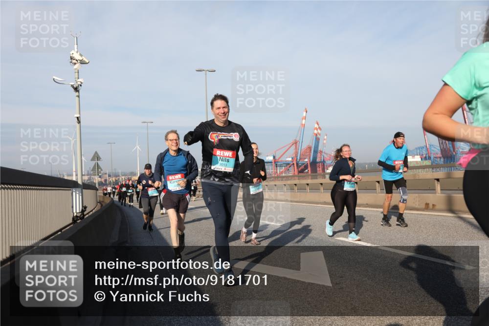 03.10.2025 - Köhlbrandbrückenlauf Yannick Fuchs http://msf.ph/oto/9181701 03.10.2025 08:57:45 Position 2 3013 meine-sportfotos.de
