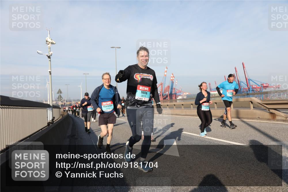 03.10.2025 - Köhlbrandbrückenlauf Yannick Fuchs http://msf.ph/oto/9181704 03.10.2025 08:57:45 Position 2 3013, 2375 meine-sportfotos.de