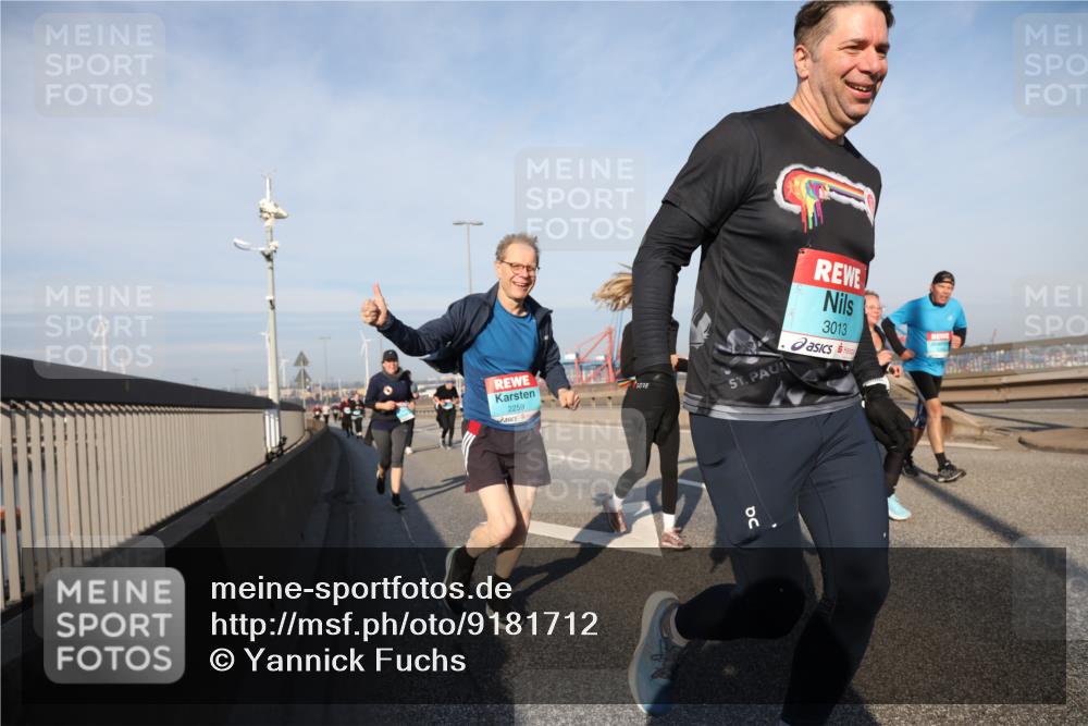 03.10.2025 - Köhlbrandbrückenlauf Yannick Fuchs http://msf.ph/oto/9181712 03.10.2025 08:57:46 Position 2 2259, 3013 meine-sportfotos.de