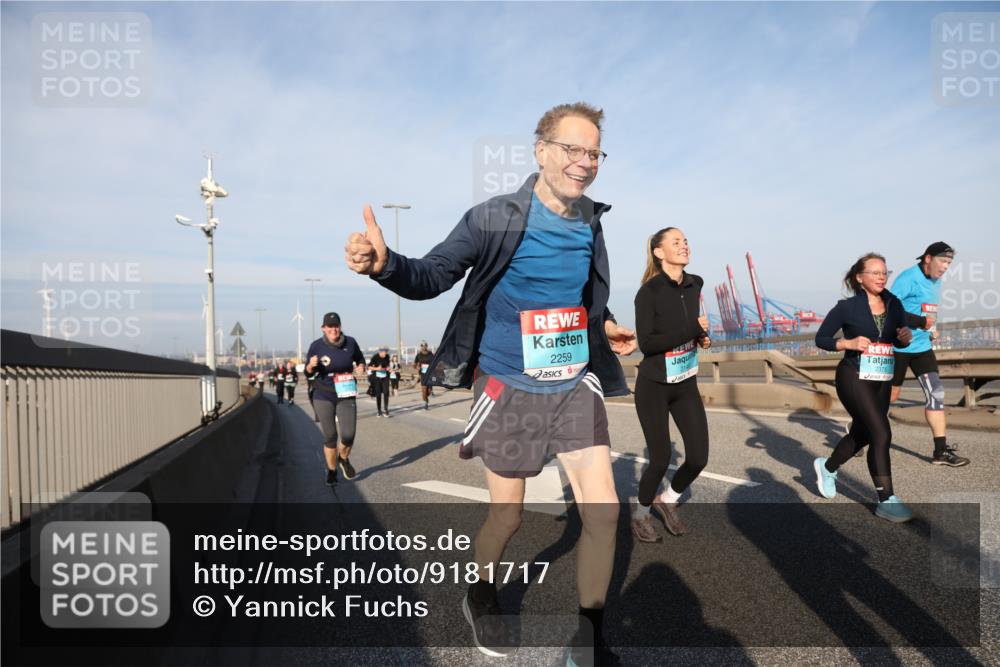 03.10.2025 - Köhlbrandbrückenlauf Yannick Fuchs http://msf.ph/oto/9181717 03.10.2025 08:57:46 Position 2 2259, 2375 meine-sportfotos.de