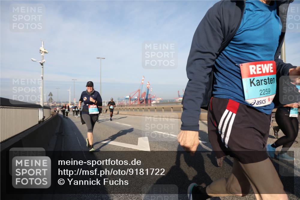 03.10.2025 - Köhlbrandbrückenlauf Yannick Fuchs http://msf.ph/oto/9181722 03.10.2025 08:57:47 Position 2 2259 meine-sportfotos.de