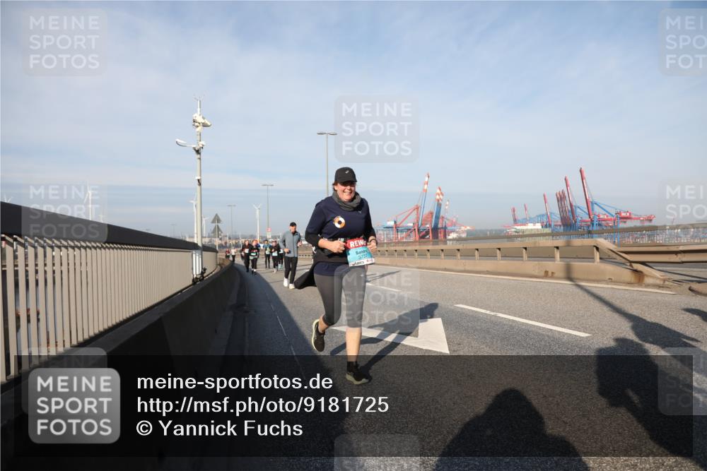 03.10.2025 - Köhlbrandbrückenlauf Yannick Fuchs http://msf.ph/oto/9181725 03.10.2025 08:57:47 Position 2 3737 meine-sportfotos.de
