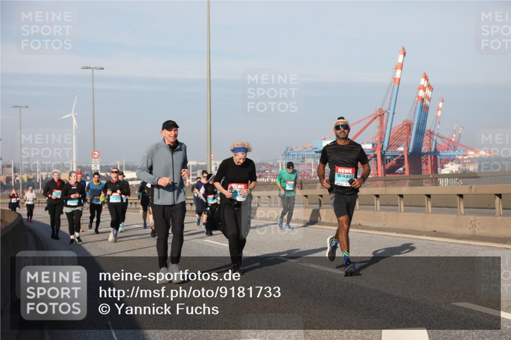 03.10.2025 - Köhlbrandbrückenlauf Yannick Fuchs http://msf.ph/oto/9181733 03.10.2025 08:57:49 Position 2 2676 meine-sportfotos.de