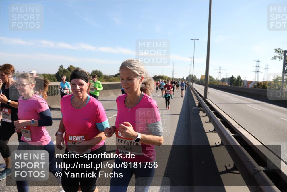 03.10.2025 - Köhlbrandbrückenlauf Yannick Fuchs http://msf.ph/oto/9181756 03.10.2025 11:23:47 Position 3 5266, 2021, 5349 meine-sportfotos.de