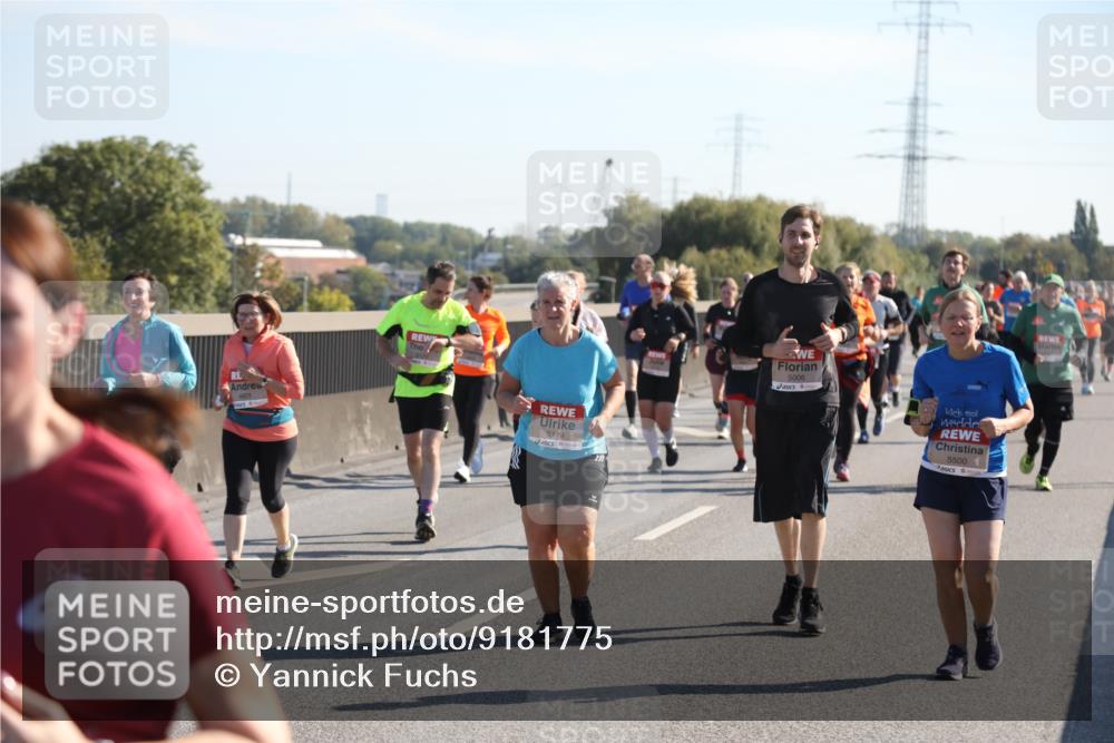 03.10.2025 - Köhlbrandbrückenlauf Yannick Fuchs http://msf.ph/oto/9181775 03.10.2025 11:23:49 Position 3 4801, 5179, 5006, 5500 meine-sportfotos.de