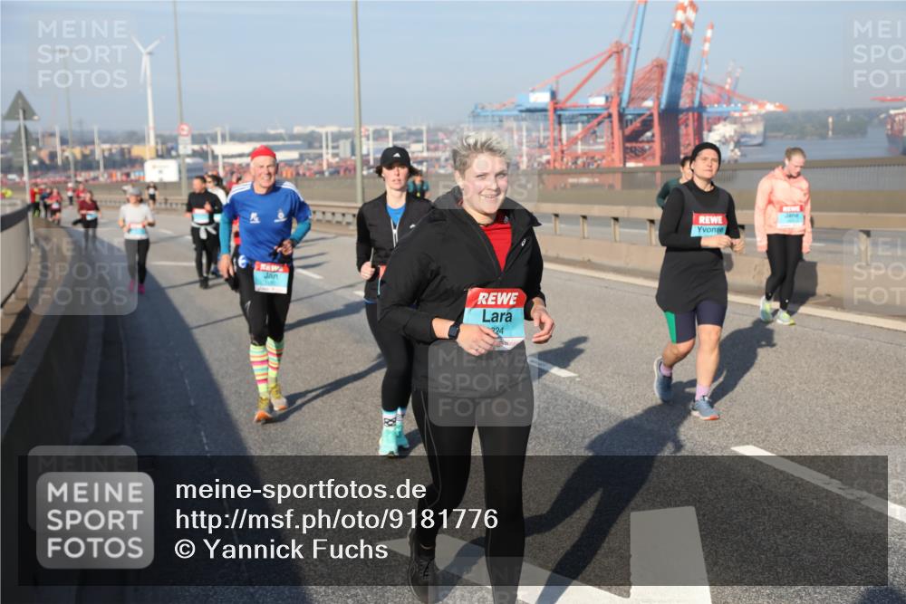 03.10.2025 - Köhlbrandbrückenlauf Yannick Fuchs http://msf.ph/oto/9181776 03.10.2025 08:57:58 Position 2 324 meine-sportfotos.de