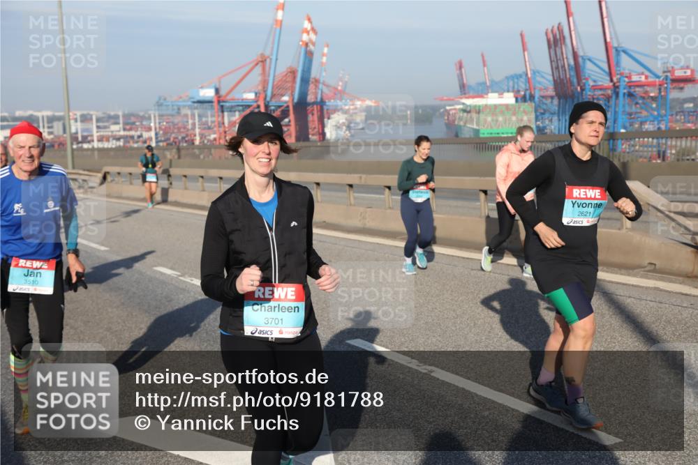 03.10.2025 - Köhlbrandbrückenlauf Yannick Fuchs http://msf.ph/oto/9181788 03.10.2025 08:58:00 Position 2 3510, 3701, 2621 meine-sportfotos.de
