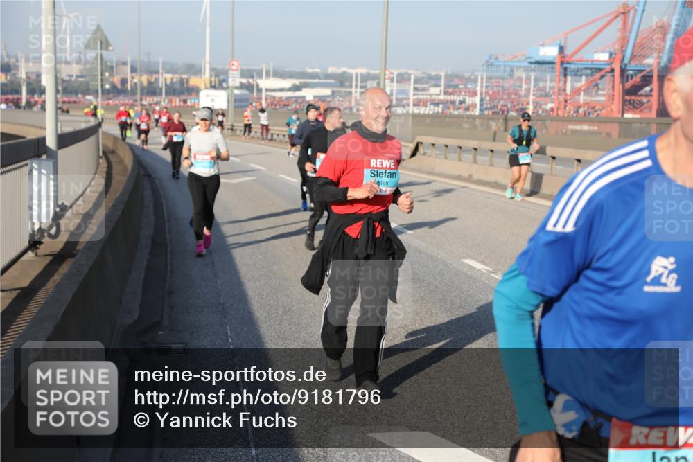 03.10.2025 - Köhlbrandbrückenlauf Yannick Fuchs http://msf.ph/oto/9181796 03.10.2025 08:58:02 Position 2 2468 meine-sportfotos.de