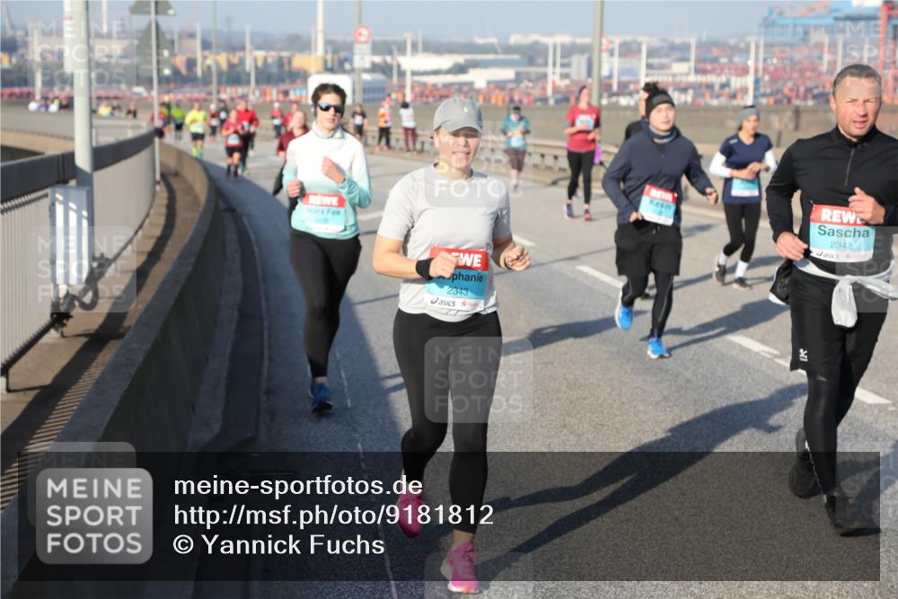 03.10.2025 - Köhlbrandbrückenlauf Yannick Fuchs http://msf.ph/oto/9181812 03.10.2025 08:58:05 Position 2 2343, 2342 meine-sportfotos.de