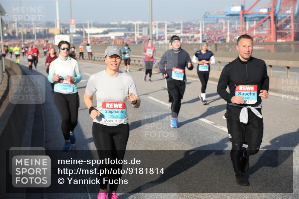03.10.2025 - Köhlbrandbrückenlauf Yannick Fuchs http://msf.ph/oto/9181814 03.10.2025 08:58:05 Position 2 2343, 2342 meine-sportfotos.de