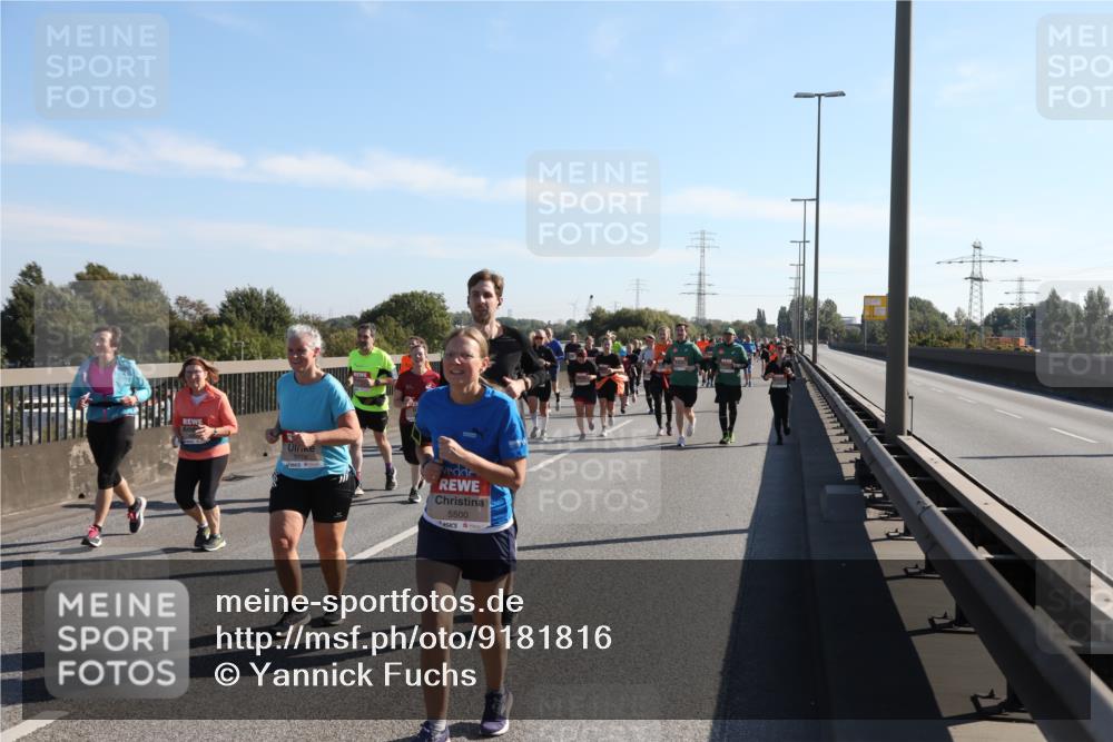 03.10.2025 - Köhlbrandbrückenlauf Yannick Fuchs http://msf.ph/oto/9181816 03.10.2025 11:23:53 Position 3 5500 meine-sportfotos.de