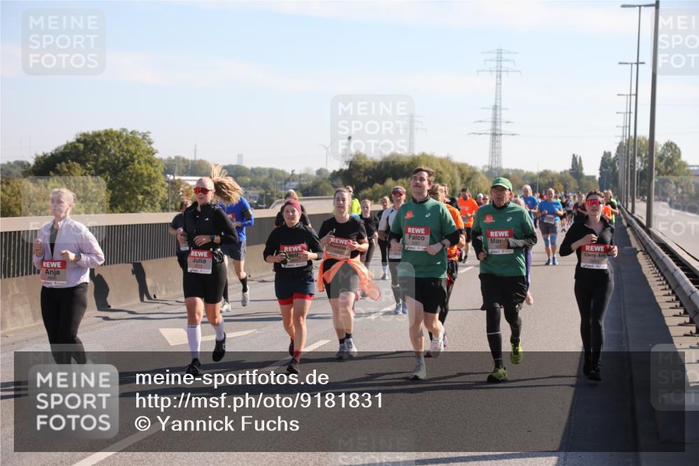 03.10.2025 - Köhlbrandbrückenlauf Yannick Fuchs http://msf.ph/oto/9181831 03.10.2025 11:23:54 Position 3 4695, 5587, 5400, 5855 meine-sportfotos.de