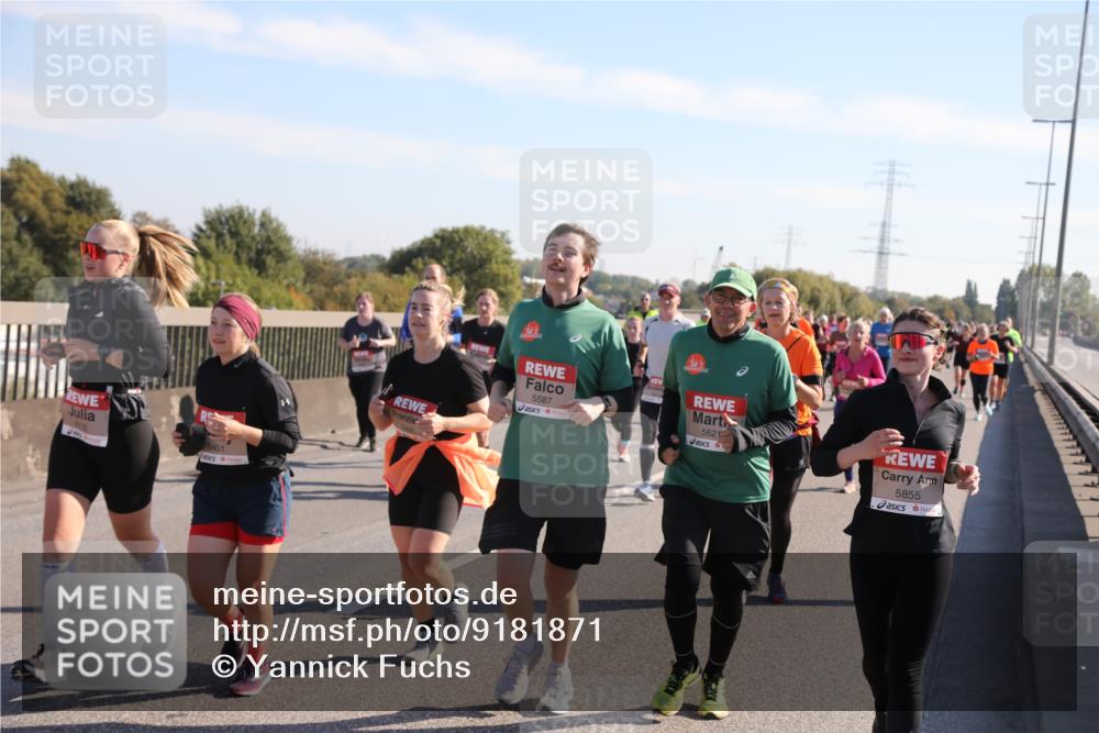 03.10.2025 - Köhlbrandbrückenlauf Yannick Fuchs http://msf.ph/oto/9181871 03.10.2025 11:23:57 Position 3 5401, 5587, 5621, 5855 meine-sportfotos.de