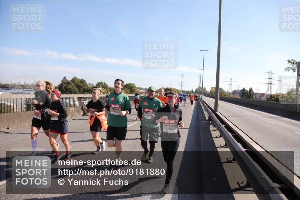 03.10.2025 - Köhlbrandbrückenlauf Yannick Fuchs http://msf.ph/oto/9181880 03.10.2025 11:23:58 Position 3 5621, 5855 meine-sportfotos.de