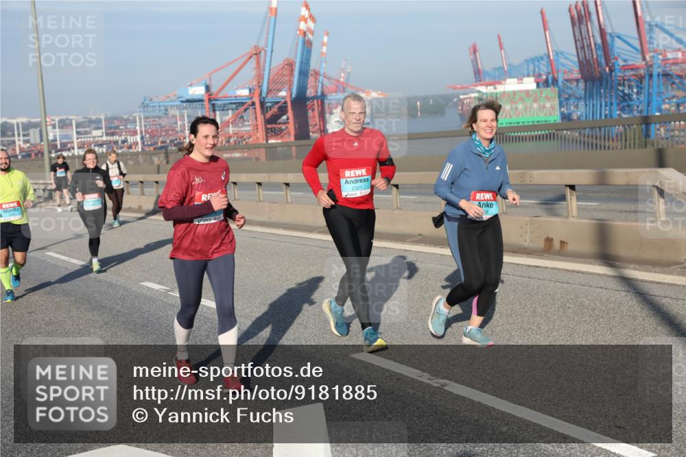 03.10.2025 - Köhlbrandbrückenlauf Yannick Fuchs http://msf.ph/oto/9181885 03.10.2025 08:58:25 Position 2 2321 meine-sportfotos.de