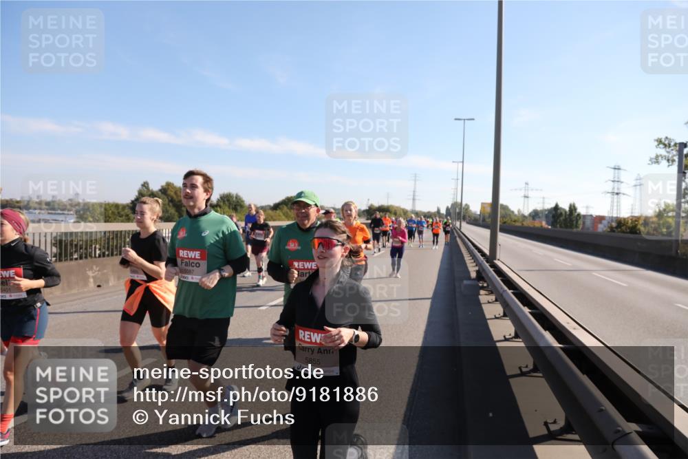 03.10.2025 - Köhlbrandbrückenlauf Yannick Fuchs http://msf.ph/oto/9181886 03.10.2025 11:23:58 Position 3 5401, 5587, 5855 meine-sportfotos.de