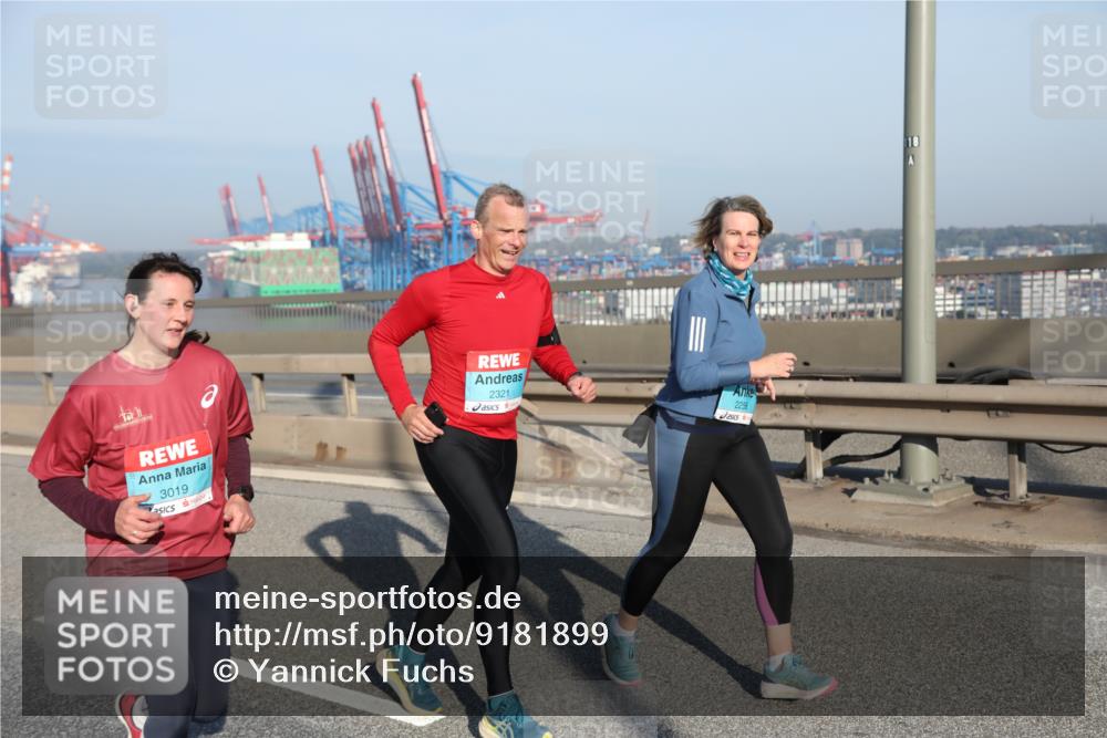 03.10.2025 - Köhlbrandbrückenlauf Yannick Fuchs http://msf.ph/oto/9181899 03.10.2025 08:58:27 Position 2 3019, 2321, 2258, 118 meine-sportfotos.de
