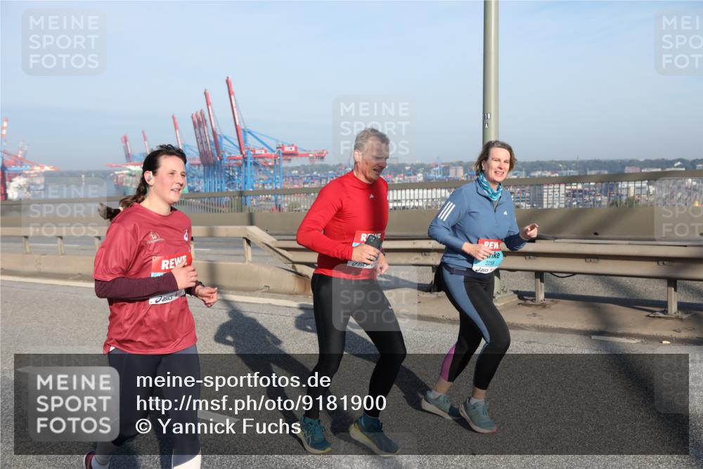 03.10.2025 - Köhlbrandbrückenlauf Yannick Fuchs http://msf.ph/oto/9181900 03.10.2025 08:58:27 Position 2 118, 2258 meine-sportfotos.de