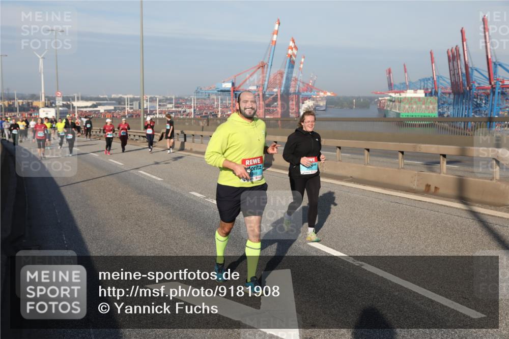 03.10.2025 - Köhlbrandbrückenlauf Yannick Fuchs http://msf.ph/oto/9181908 03.10.2025 08:58:29 Position 2 1949 meine-sportfotos.de