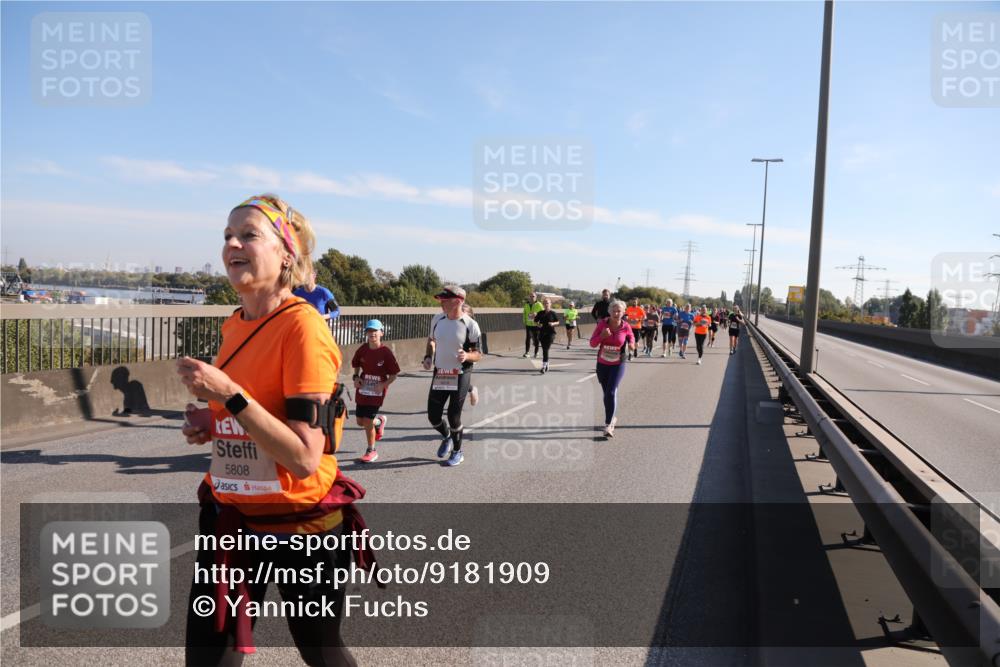 03.10.2025 - Köhlbrandbrückenlauf Yannick Fuchs http://msf.ph/oto/9181909 03.10.2025 11:24:00 Position 3 5808 meine-sportfotos.de