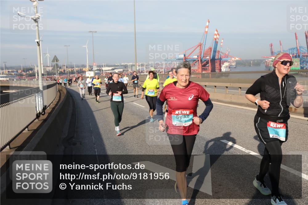 03.10.2025 - Köhlbrandbrückenlauf Yannick Fuchs http://msf.ph/oto/9181956 03.10.2025 08:58:41 Position 2 3478, 3754 meine-sportfotos.de