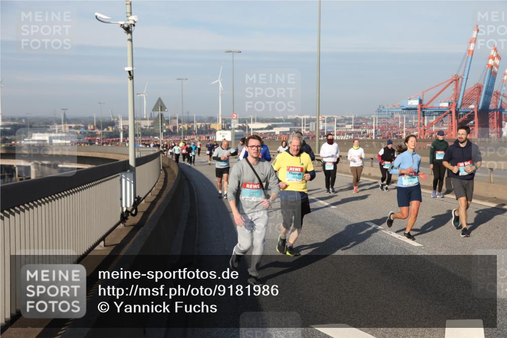 03.10.2025 - Köhlbrandbrückenlauf Yannick Fuchs http://msf.ph/oto/9181986 03.10.2025 08:58:46 Position 2 2518, 2763 meine-sportfotos.de