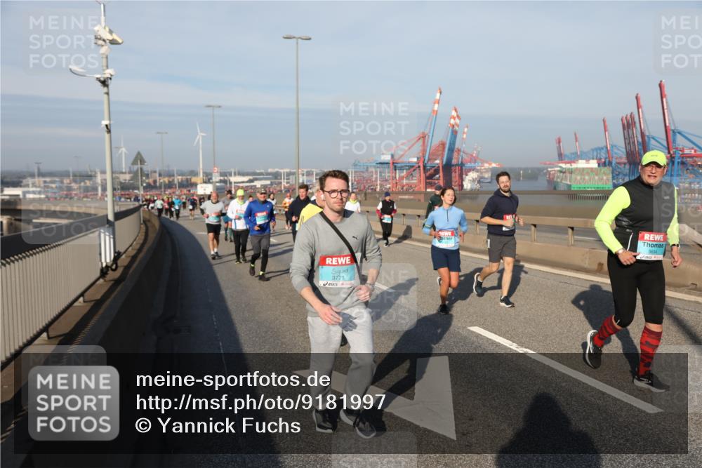 03.10.2025 - Köhlbrandbrückenlauf Yannick Fuchs http://msf.ph/oto/9181997 03.10.2025 08:58:47 Position 2 3771, 3634 meine-sportfotos.de