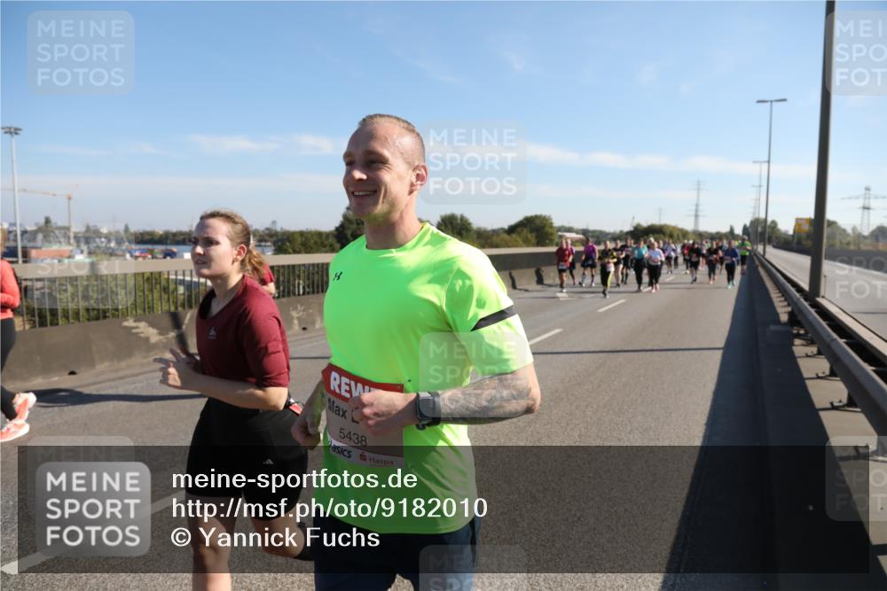 03.10.2025 - Köhlbrandbrückenlauf Yannick Fuchs http://msf.ph/oto/9182010 03.10.2025 11:24:11 Position 3 8, 5438 meine-sportfotos.de