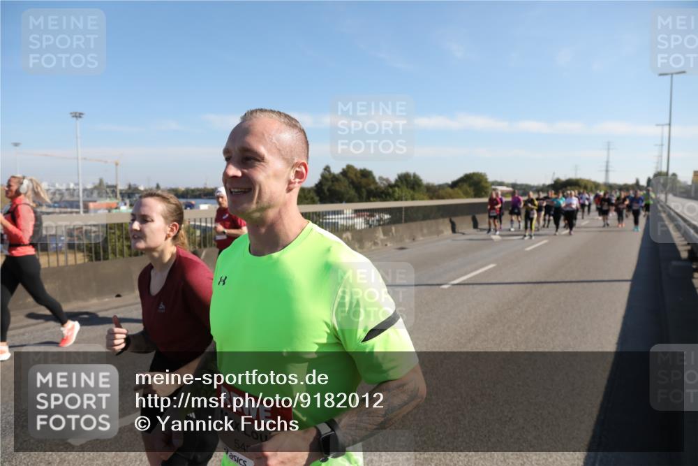 03.10.2025 - Köhlbrandbrückenlauf Yannick Fuchs http://msf.ph/oto/9182012 03.10.2025 11:24:12 Position 3 8, 54 meine-sportfotos.de