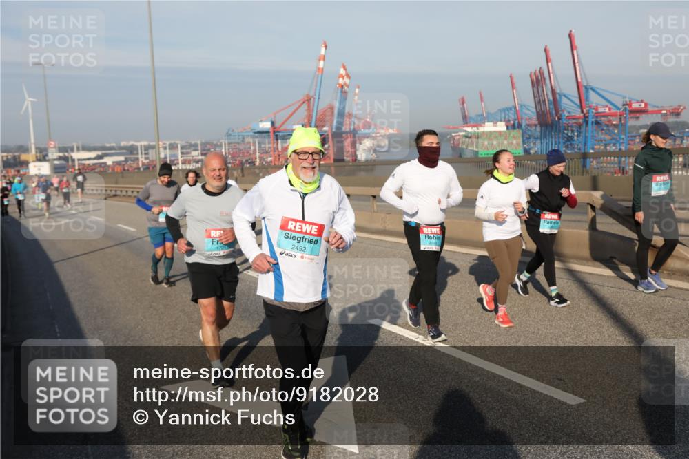 03.10.2025 - Köhlbrandbrückenlauf Yannick Fuchs http://msf.ph/oto/9182028 03.10.2025 08:58:52 Position 2 1704, 2492, 999 meine-sportfotos.de