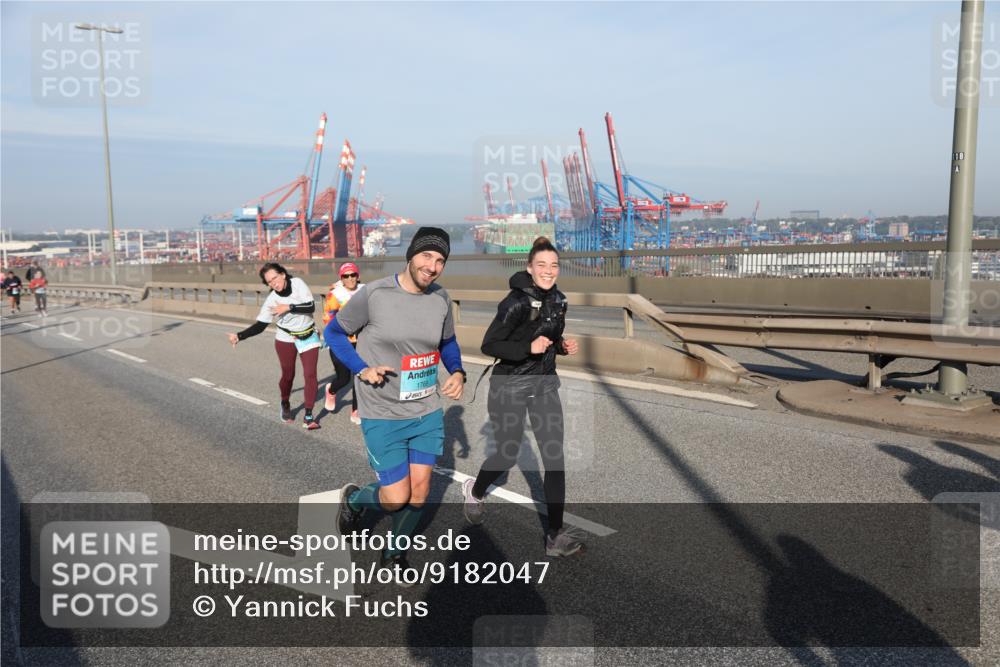 03.10.2025 - Köhlbrandbrückenlauf Yannick Fuchs http://msf.ph/oto/9182047 03.10.2025 08:58:55 Position 2 18 meine-sportfotos.de