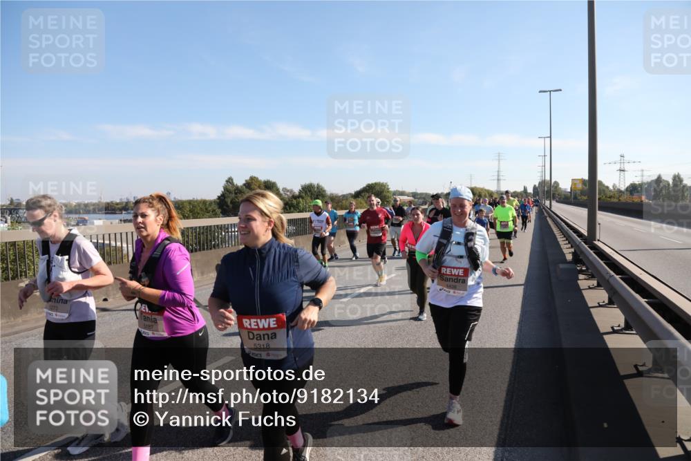 03.10.2025 - Köhlbrandbrückenlauf Yannick Fuchs http://msf.ph/oto/9182134 03.10.2025 11:24:25 Position 3 5273, 5187, 5318, 4438 meine-sportfotos.de