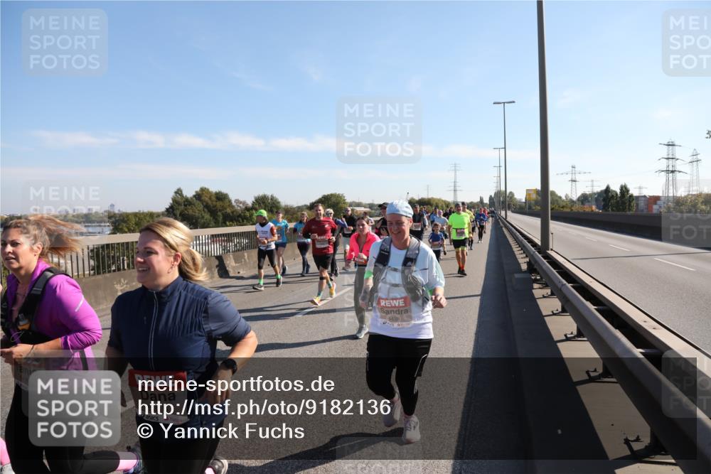 03.10.2025 - Köhlbrandbrückenlauf Yannick Fuchs http://msf.ph/oto/9182136 03.10.2025 11:24:25 Position 3 5187, 5318, 4438 meine-sportfotos.de