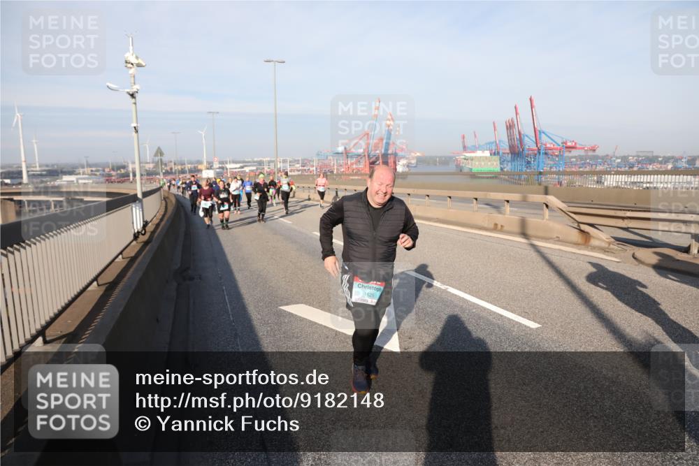 03.10.2025 - Köhlbrandbrückenlauf Yannick Fuchs http://msf.ph/oto/9182148 03.10.2025 08:59:12 Position 2 1625 meine-sportfotos.de