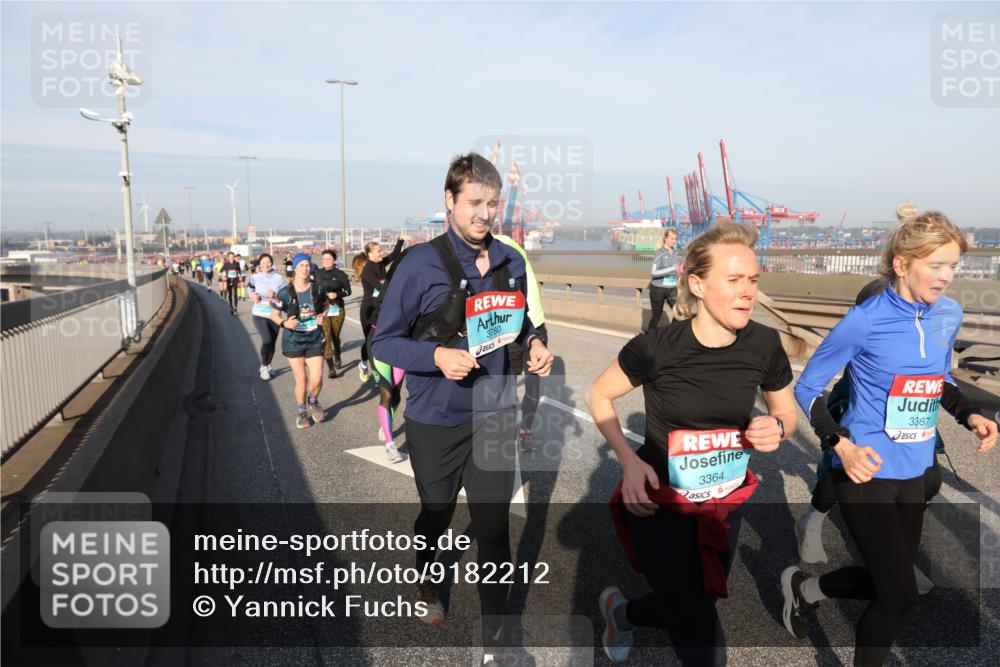 03.10.2025 - Köhlbrandbrückenlauf Yannick Fuchs http://msf.ph/oto/9182212 03.10.2025 08:59:21 Position 2 3780, 3364, 3367 meine-sportfotos.de